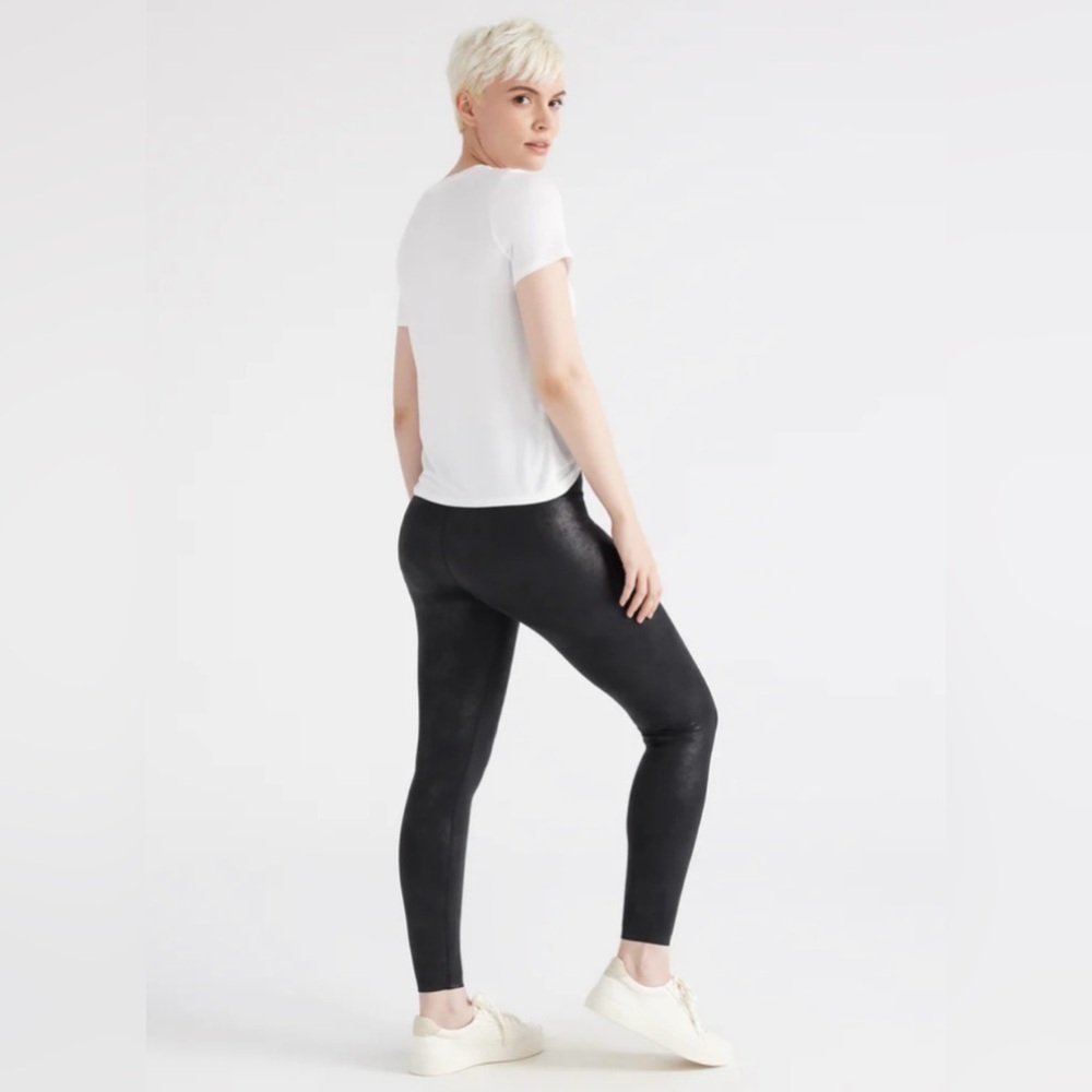 Knix - High Rise Contour Waist Legging - Picture 3 of 9